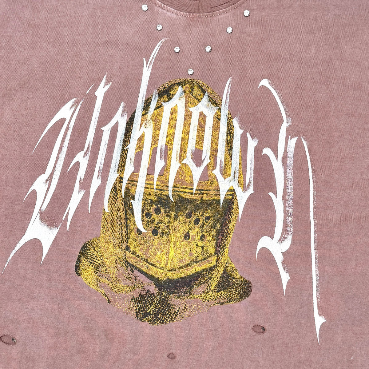 Knight helmet tee